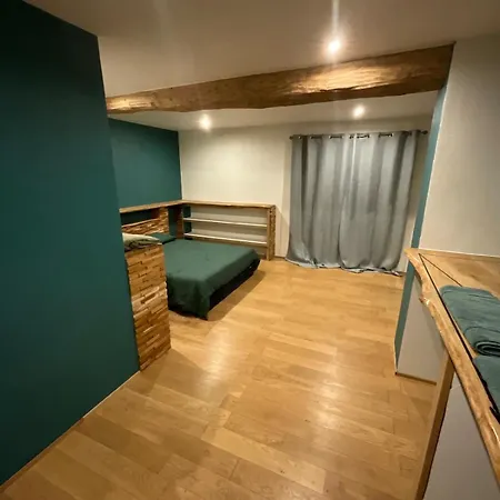 Old Farmhouse, 8 Bedrooms, Sleeps 22