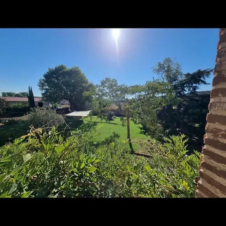 Old Farmhouse, 8 Bedrooms, Sleeps 22 *