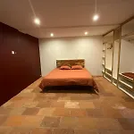 Villa Old Farmhouse, 8 Bedrooms, Sleeps 22 *