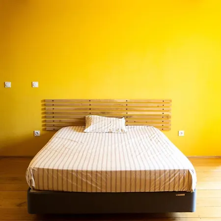 Old Farmhouse, 8 Bedrooms, Sleeps 22 * Coufouleux