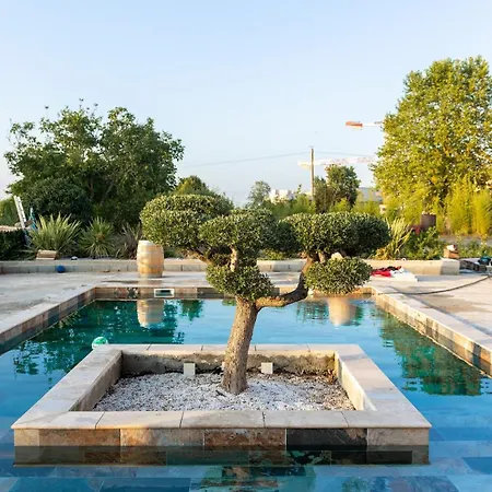 Villa Old Farmhouse, 8 Bedrooms, Sleeps 22