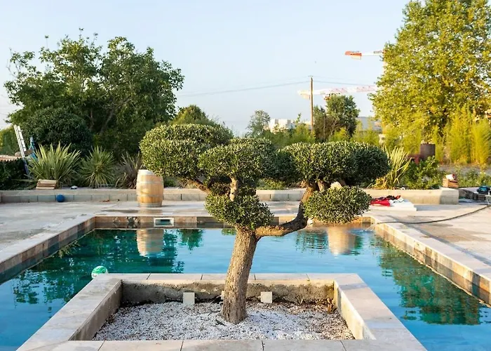 Вилла Old Farmhouse, 8 Bedrooms, Sleeps 22