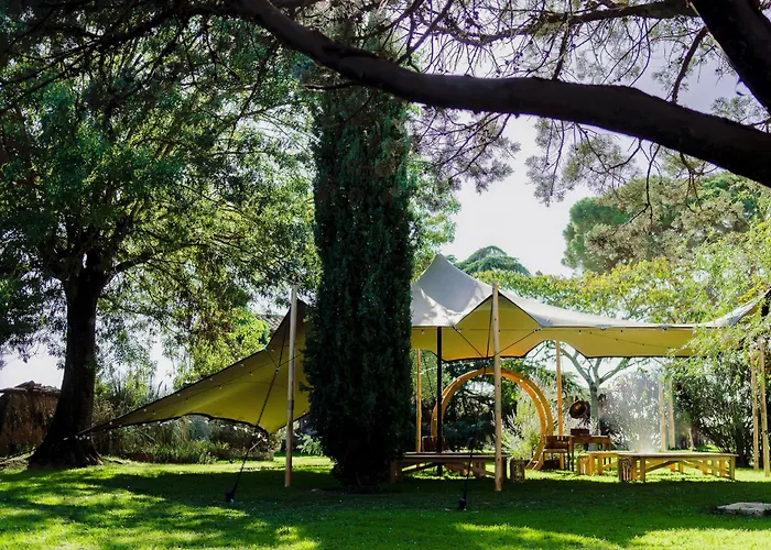 Вилла Old Farmhouse, 8 Bedrooms, Sleeps 22 *