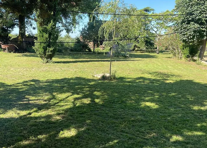 Old Farmhouse, 8 Bedrooms, Sleeps 22